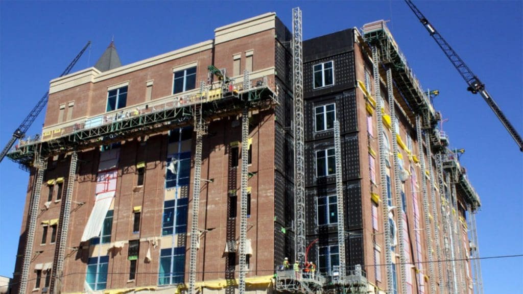 mast climbing scaffolding